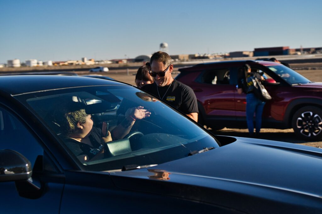 Yuma Thanksgiving Meal Giveaway Glen 2